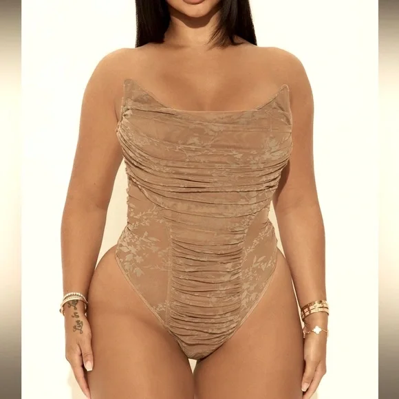 Sarina Taupe Elegant Strapless Bodysuit NEW 🏷️ - Picture 1 of 8